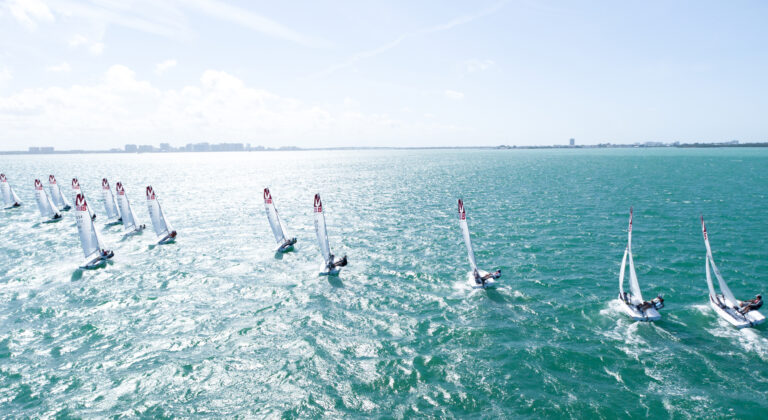 Melges 15 dinghies racing in Florida